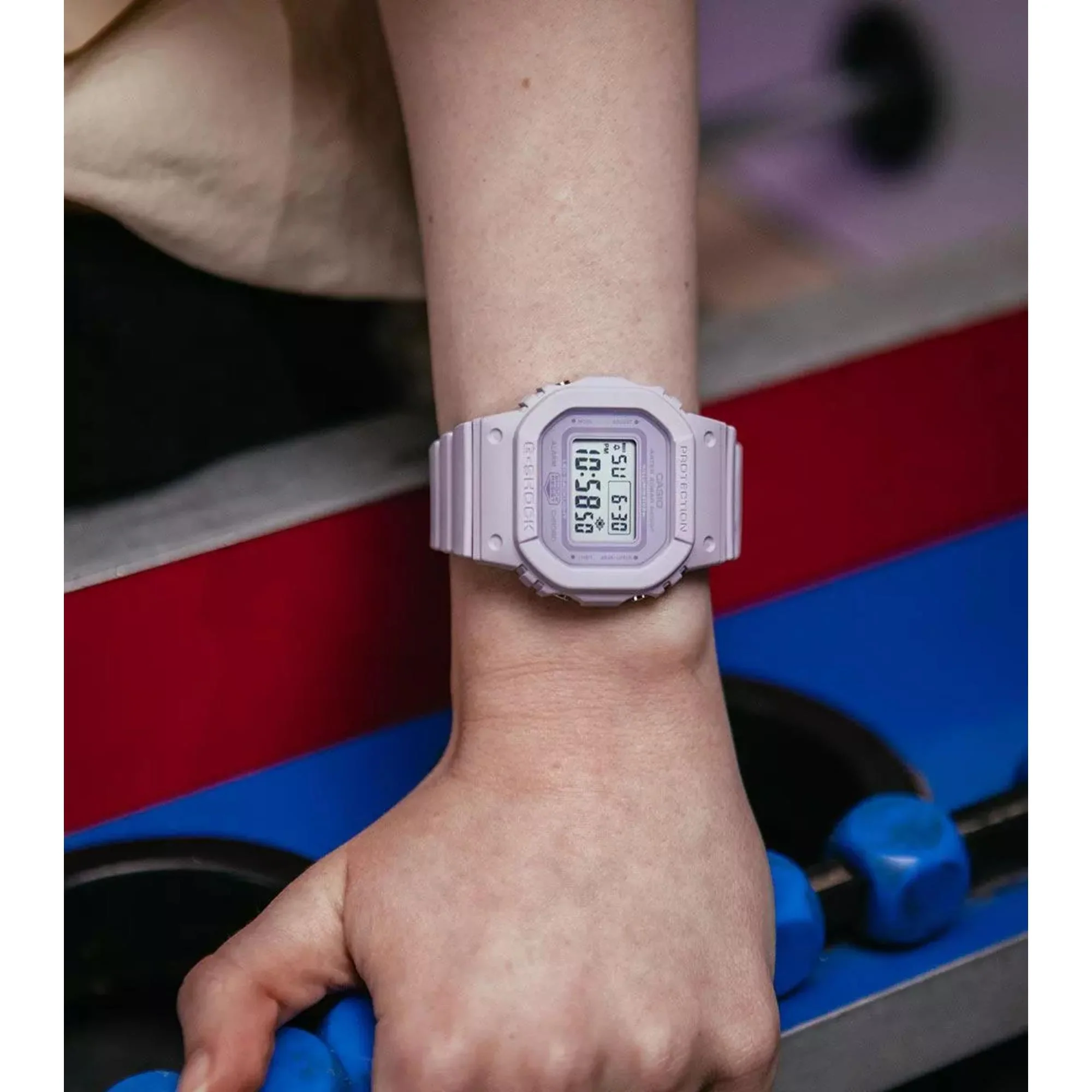 Casio G-Shock Digital Lilac Dial Resin Strap Unisex Watch GMD-S5600BA-6ER - Image 7