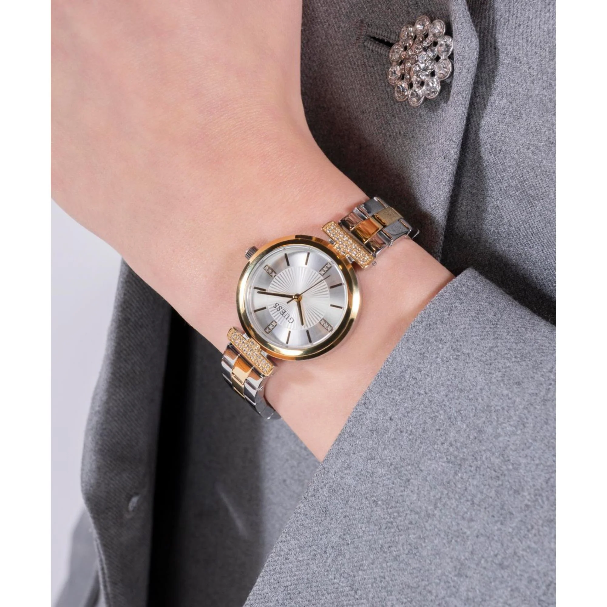 Guess Array Silver Dial Stainless Steel Strap Women's Watch GW0762L5 - Image 2