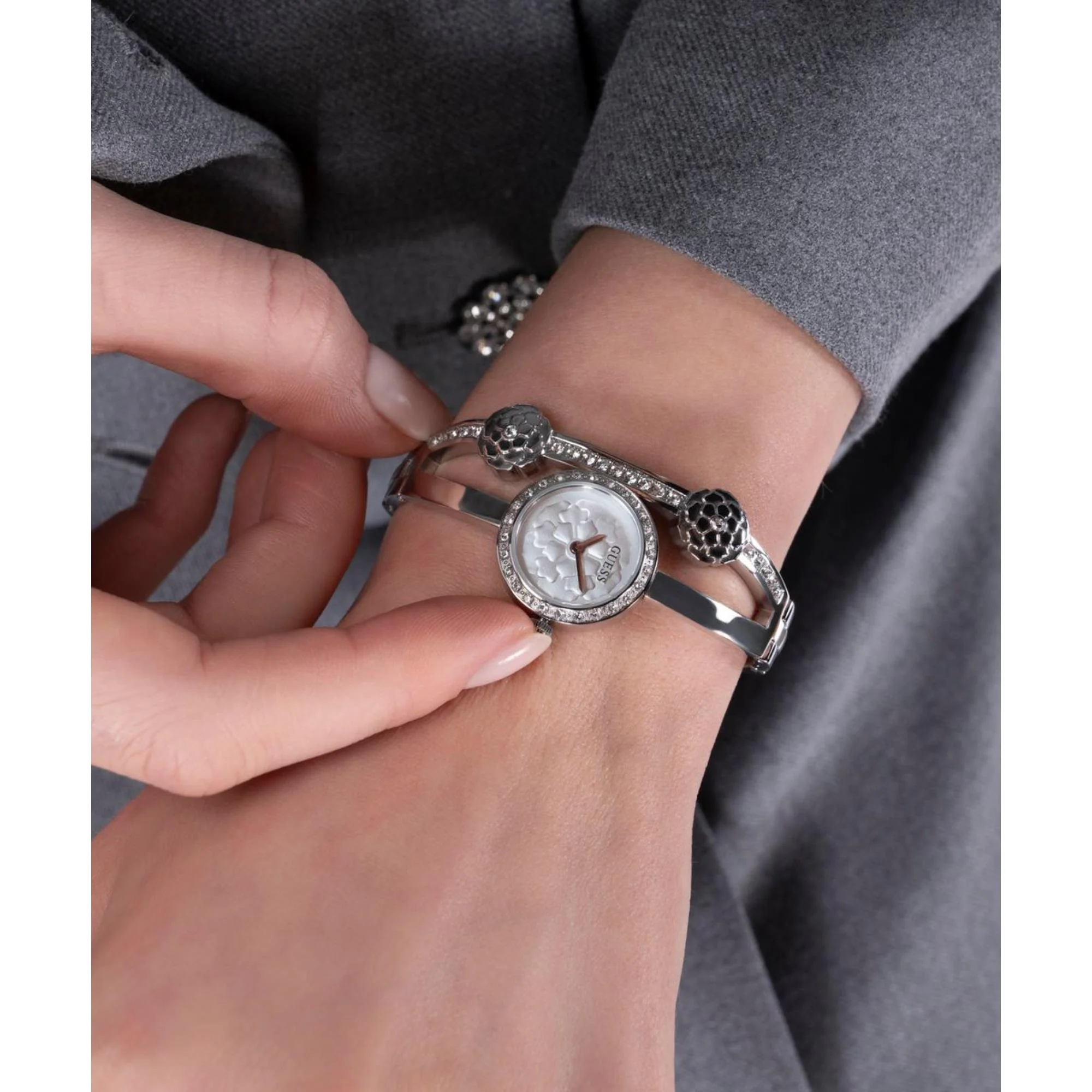 Guess Chloe Silver Dial Stainless Steel Strap Women's Watch GW0756L1 - Image 5