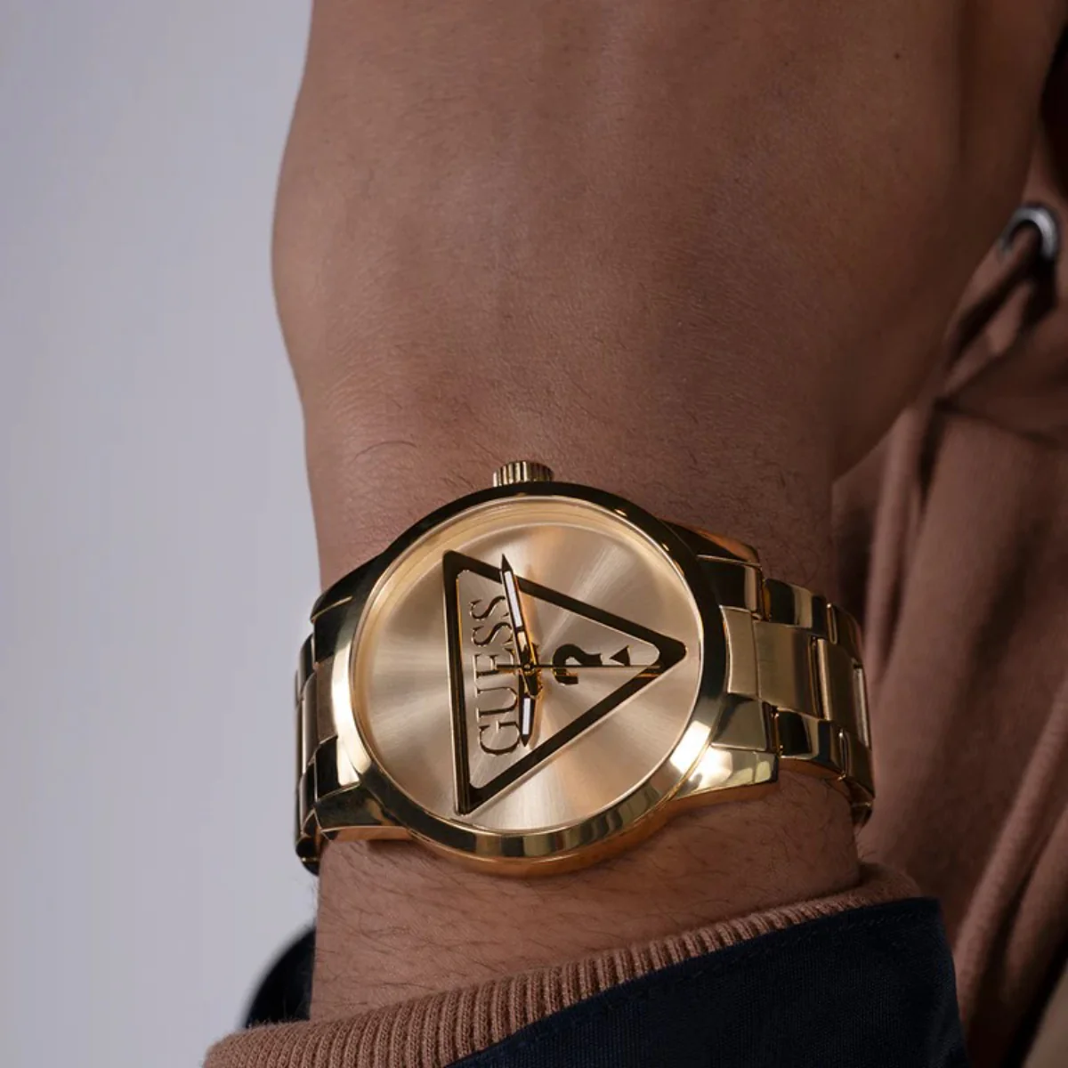 GUESS Badge Analogue Quartz Gold Dial Steel Strap Men's Watch GW0782G1 - Image 7