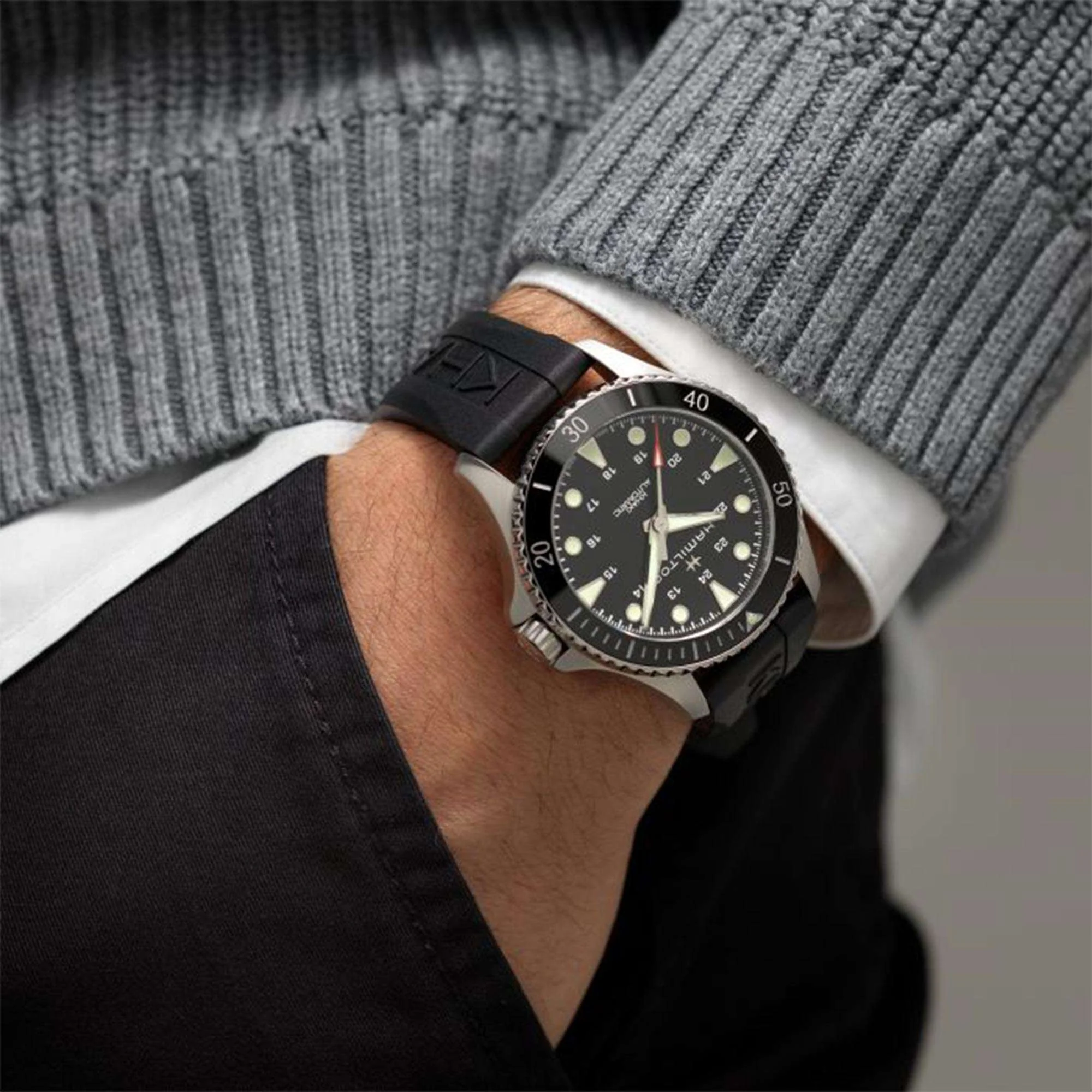 Hamilton Khaki Navy Scuba Automatic Black Dial Rubber Strap Men's Watch H82515330 - Image 2