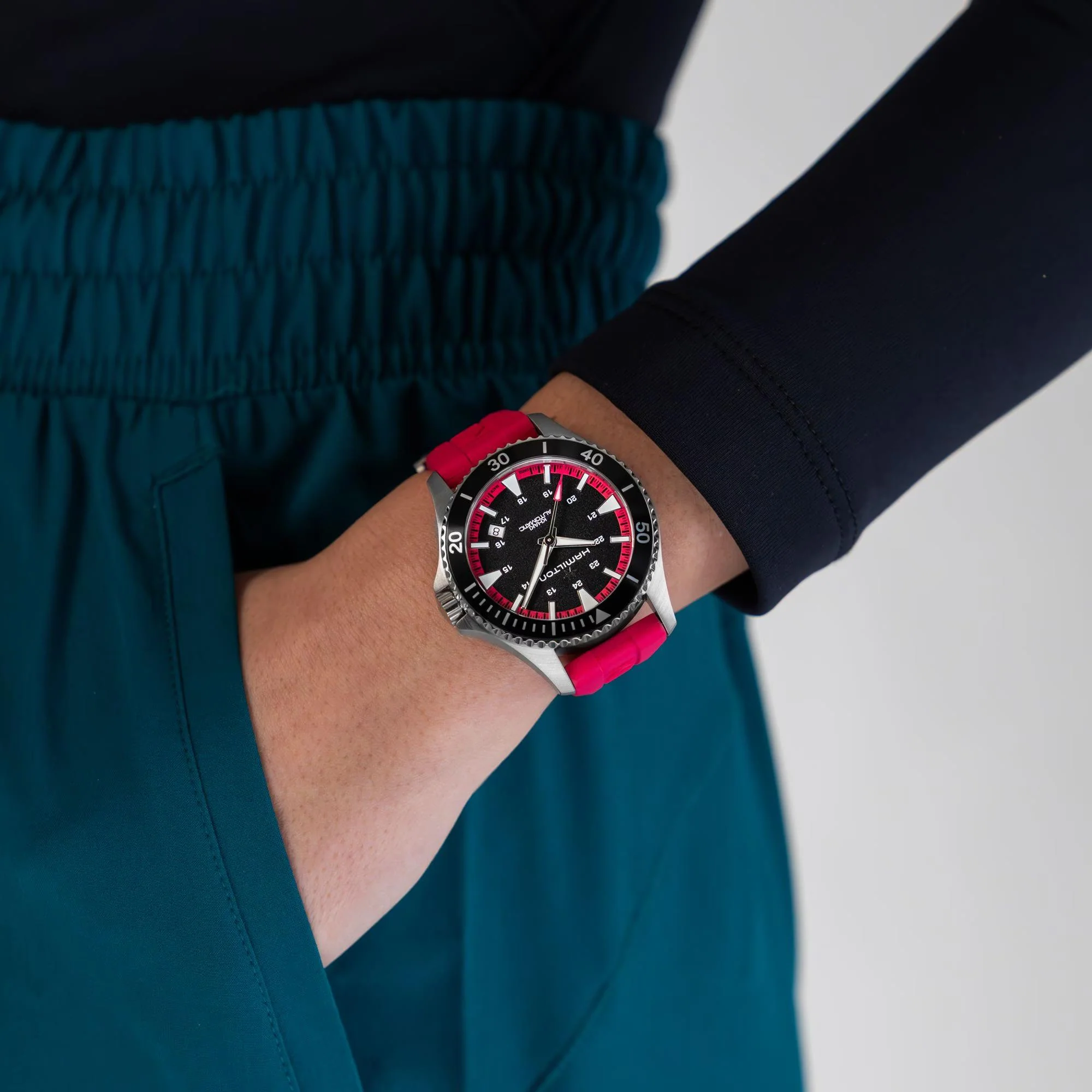 Hamilton Khaki Navy Scuba Automatic Black Dial Rubber Strap Women's Watch H82395330 - Image 9