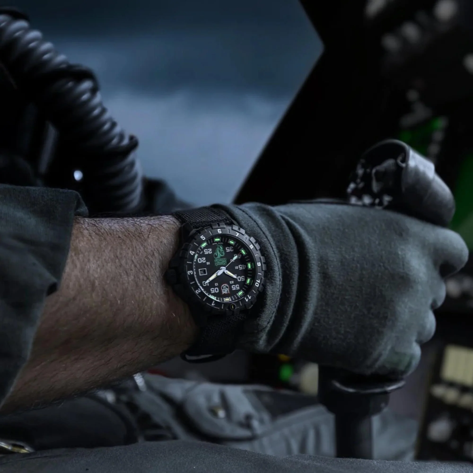 Luminox F-117 Nighthawk x Skunk Works 44mm Quartz Black Dial Black Rubber Strap Men's Watch XA.6442.H.SET - Image 21