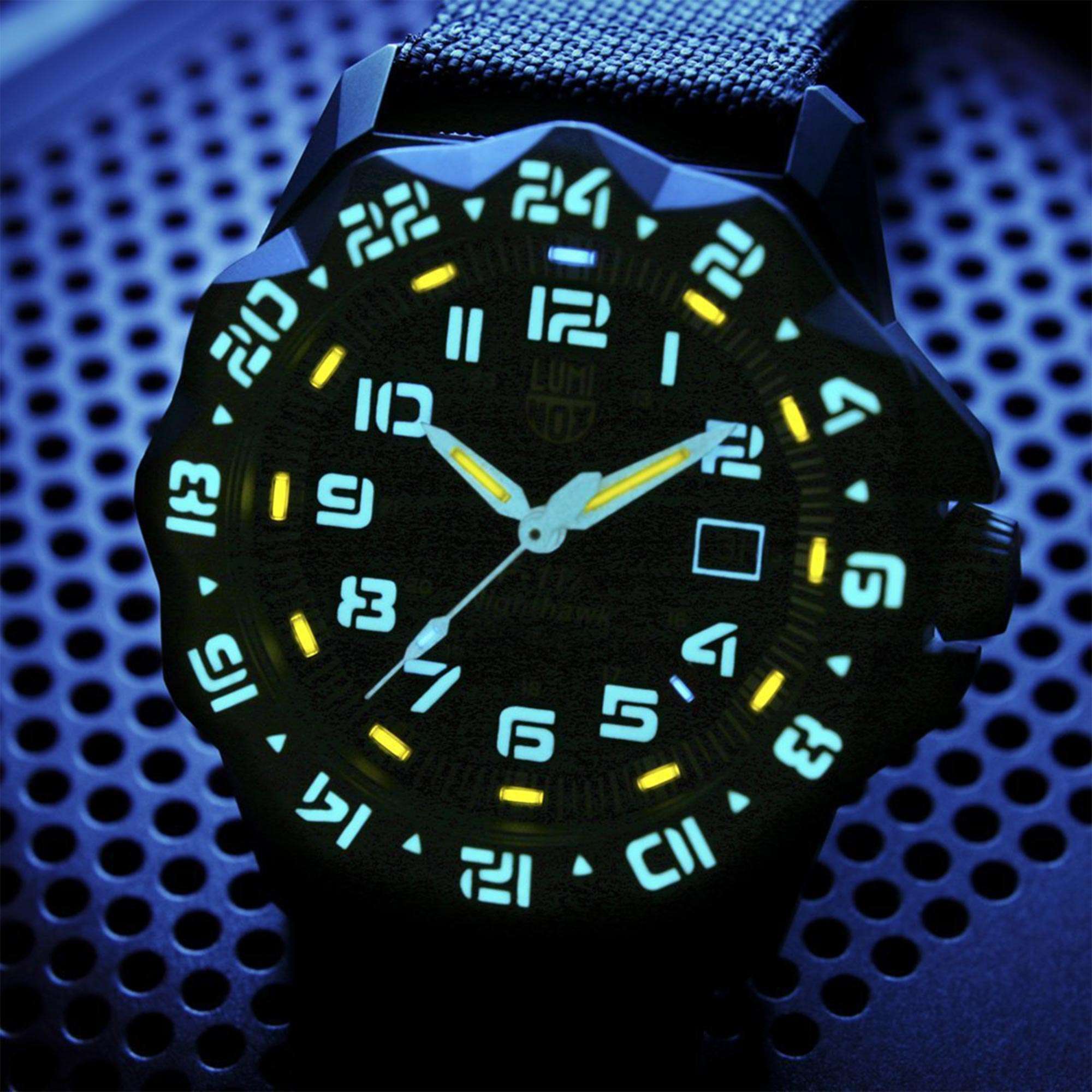 Luminox F-117 Nighthawk 6420 Series Black Dial Men's Watch XA.6421 - Image 3