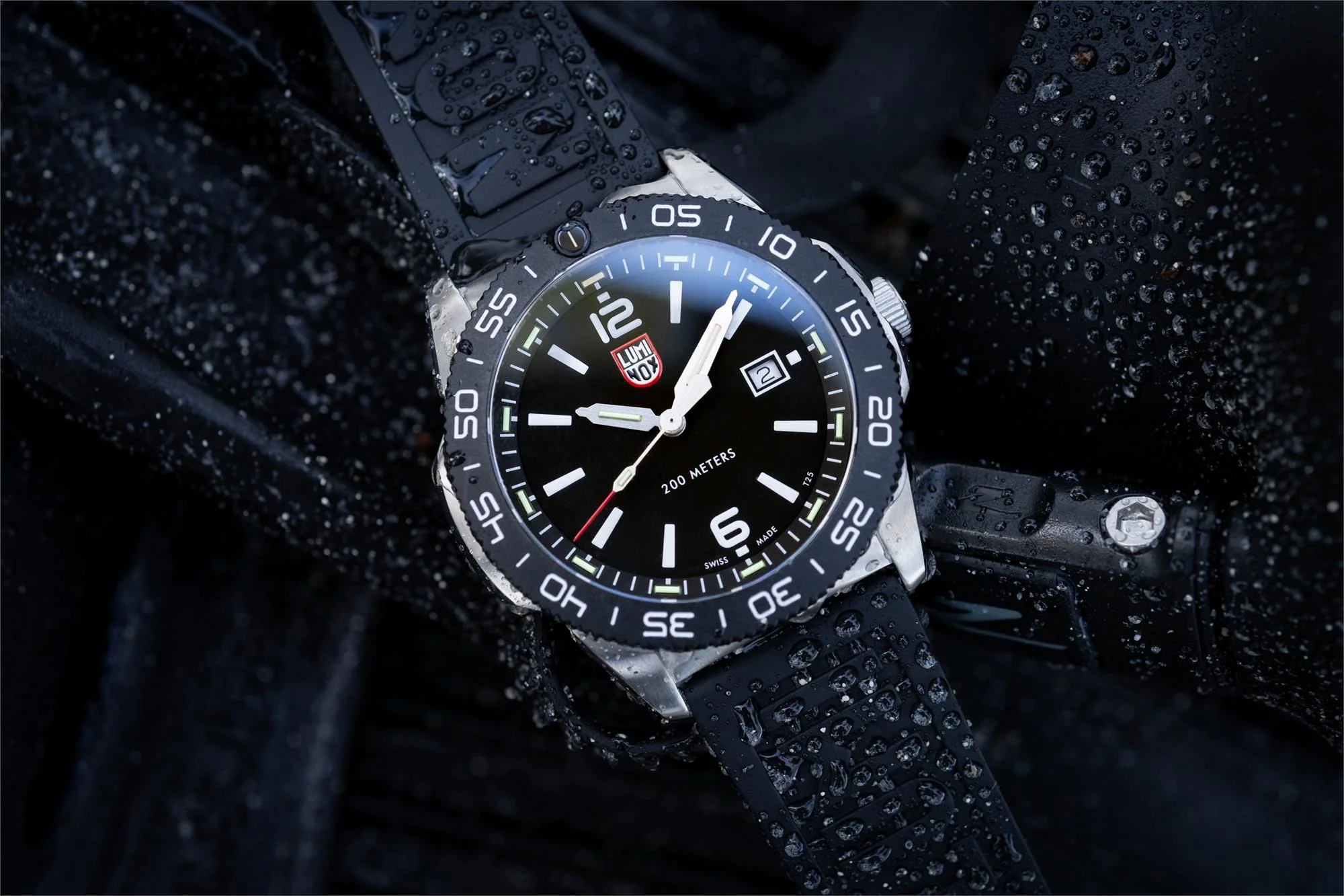 Luminox Pacific Diver 3120 Black Dial Rubber Strap Men's Watch XS.3121.1 - Image 10