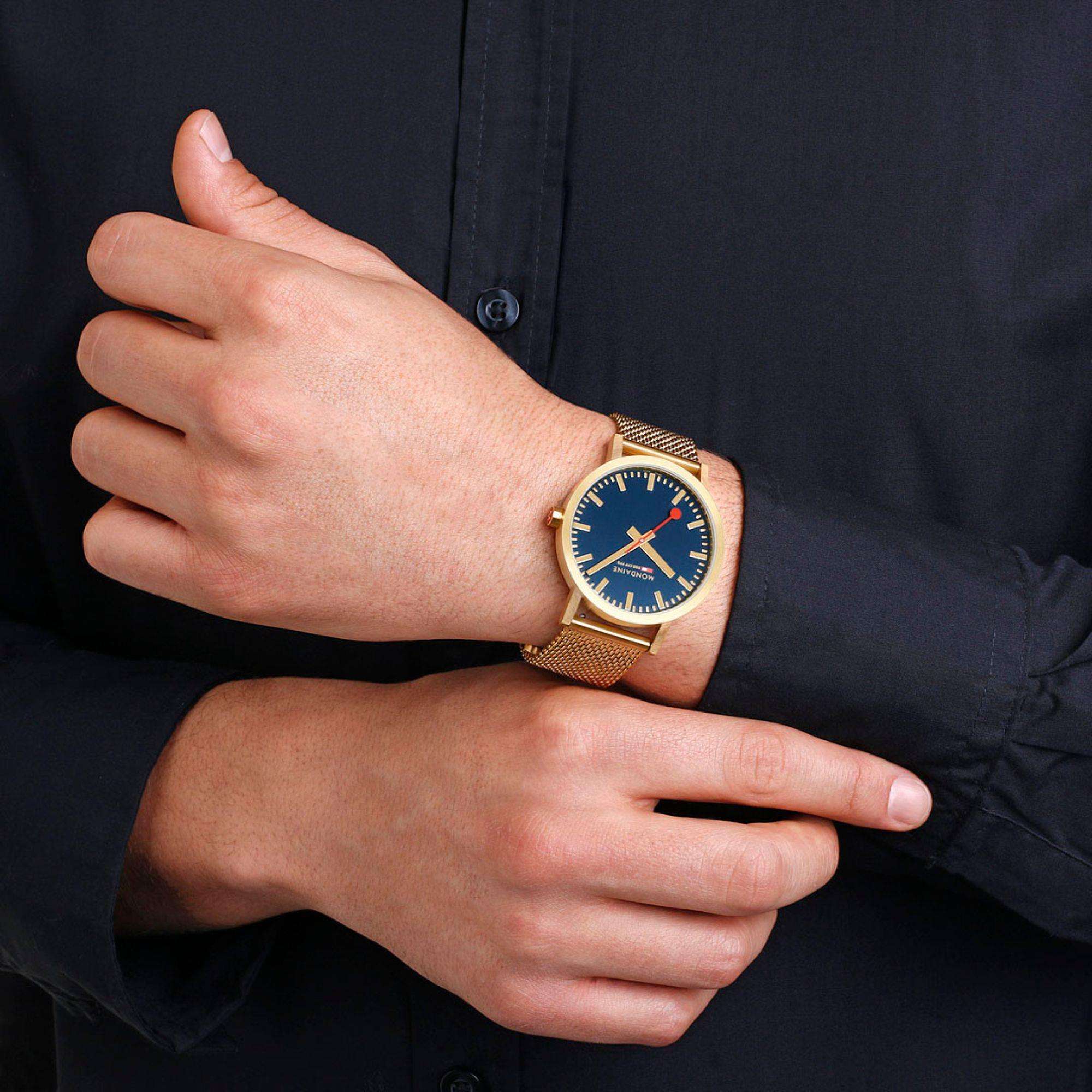 Mondaine Classic Deep Ocean Blue Dial Steel Strap Unisex Watch A660.30360.40SBM - Image 2