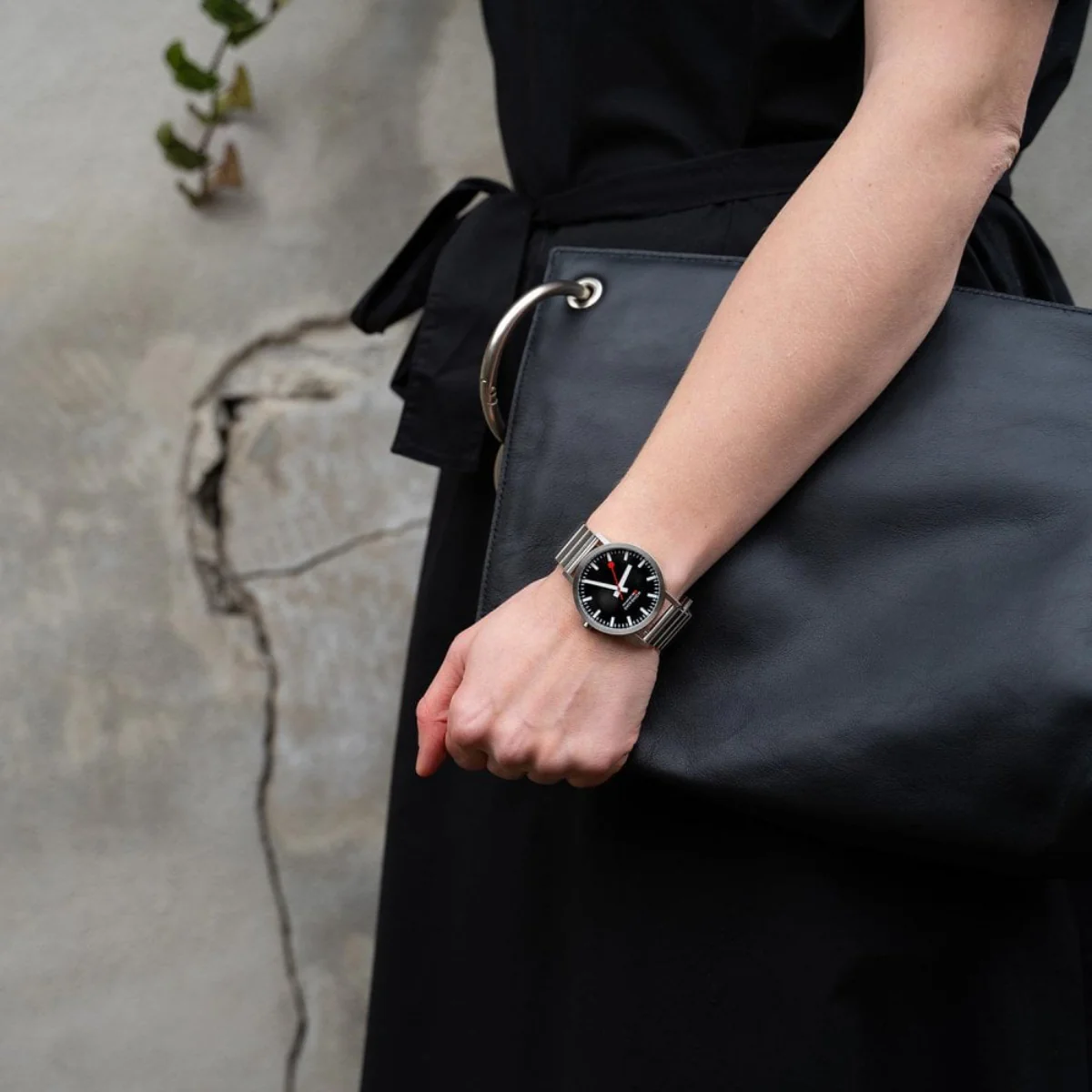 Mondaine Classic Quartz Black Dial Steel Strap Unisex Watch A660.30314.16SBW - Image 2