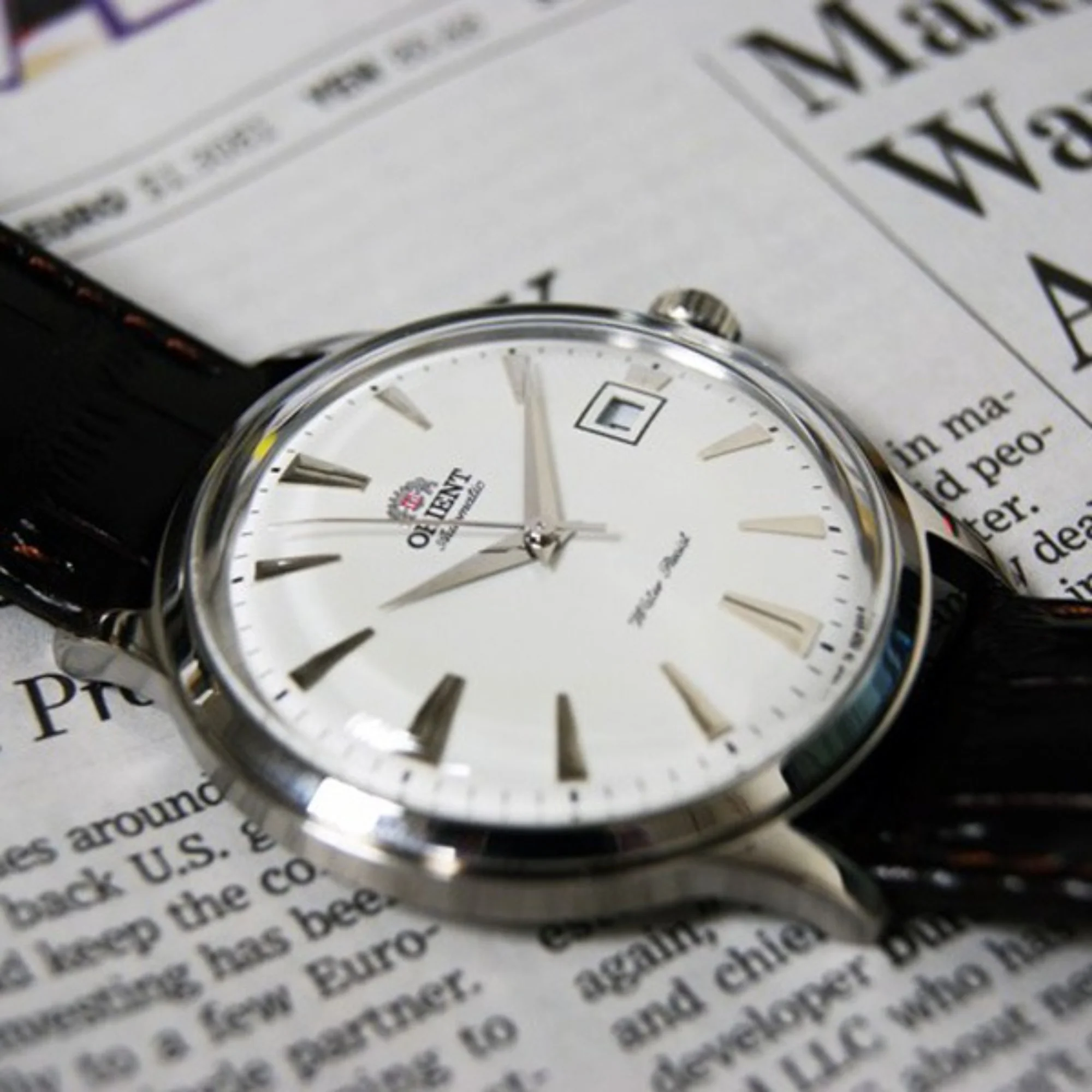 Orient Bambino Version 1 Classic Vintage Style Automatic White Dial Leather Strap Unisex Dress Watch FAC00005W0 - Image 12