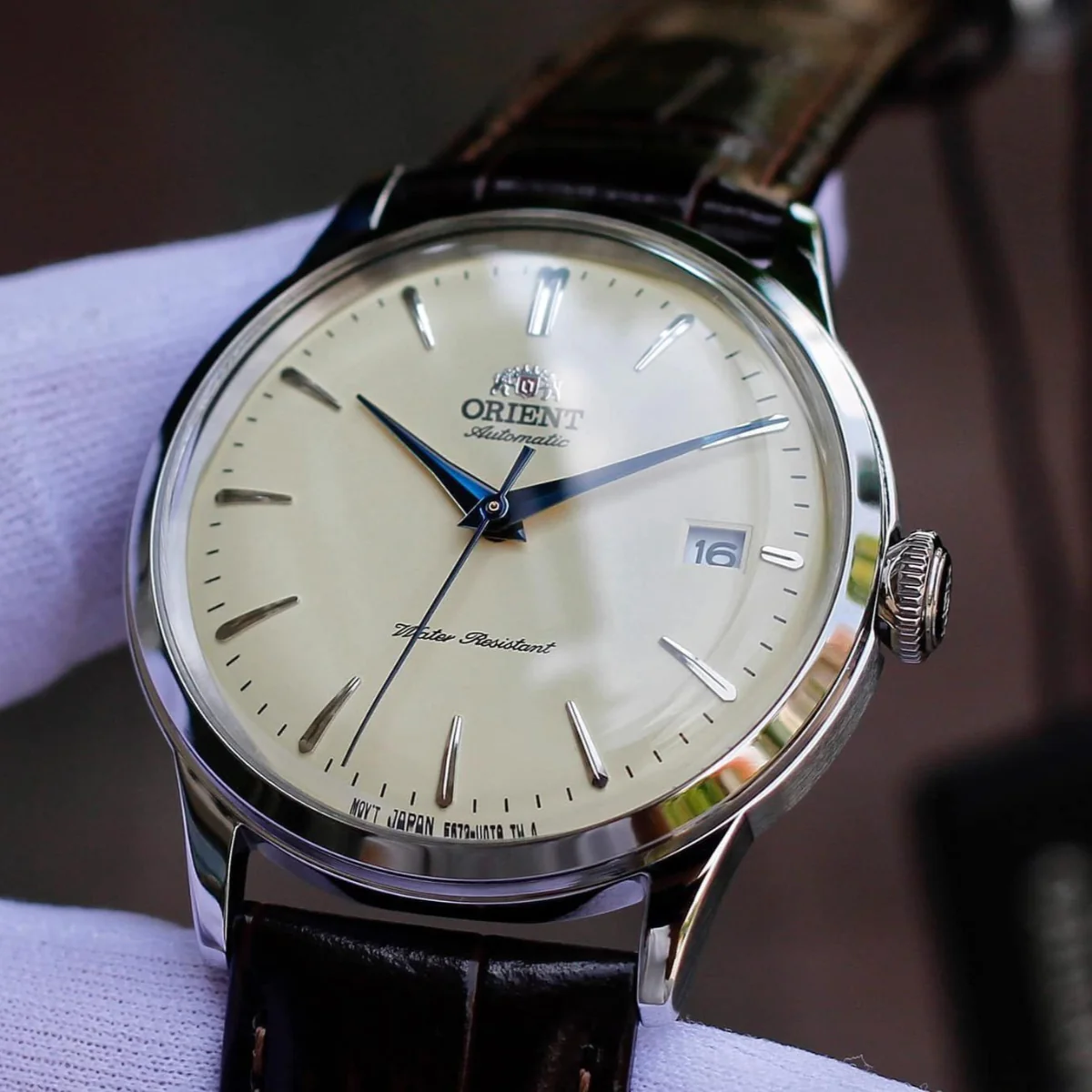 Orient Bambino Mechanical Champagne Dial Leather Strap Men’s Watch RA-AC0M04Y30B - Image 3
