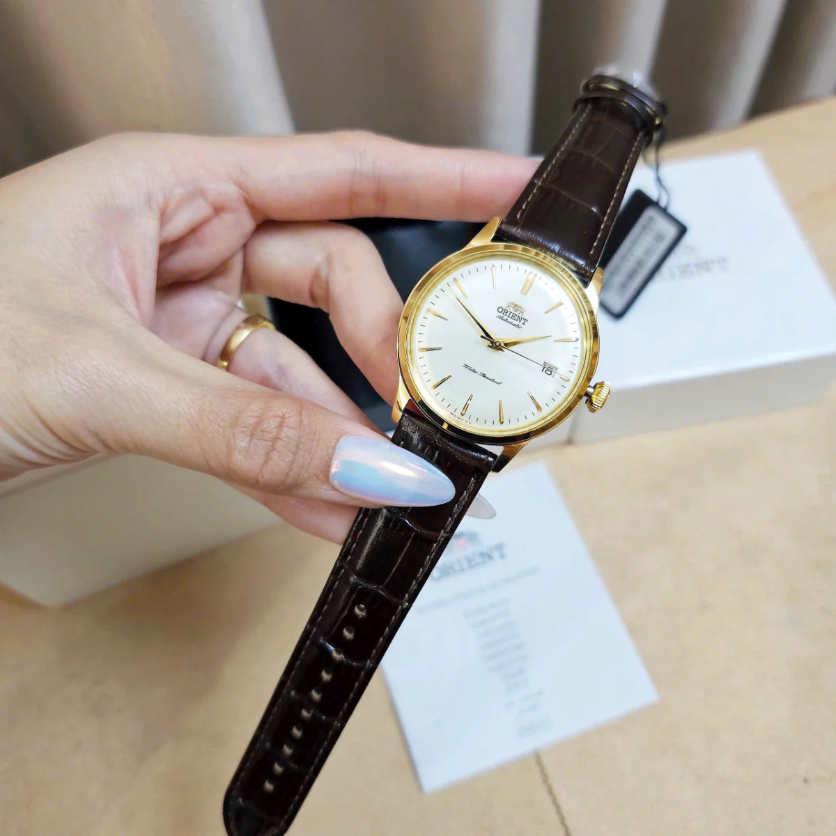 Orient Bambino Version 7 Classic Vintage Style White Dial Leather Strap Unisex Dress Watch RA-AC0M01S30B - Image 6
