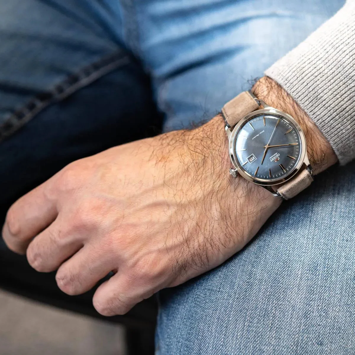 Orient Bambino Classic Vintage Style Automatic Blue Dial Suede Strap Men’s Dress Watch RA-AC0P03L30B - Image 2