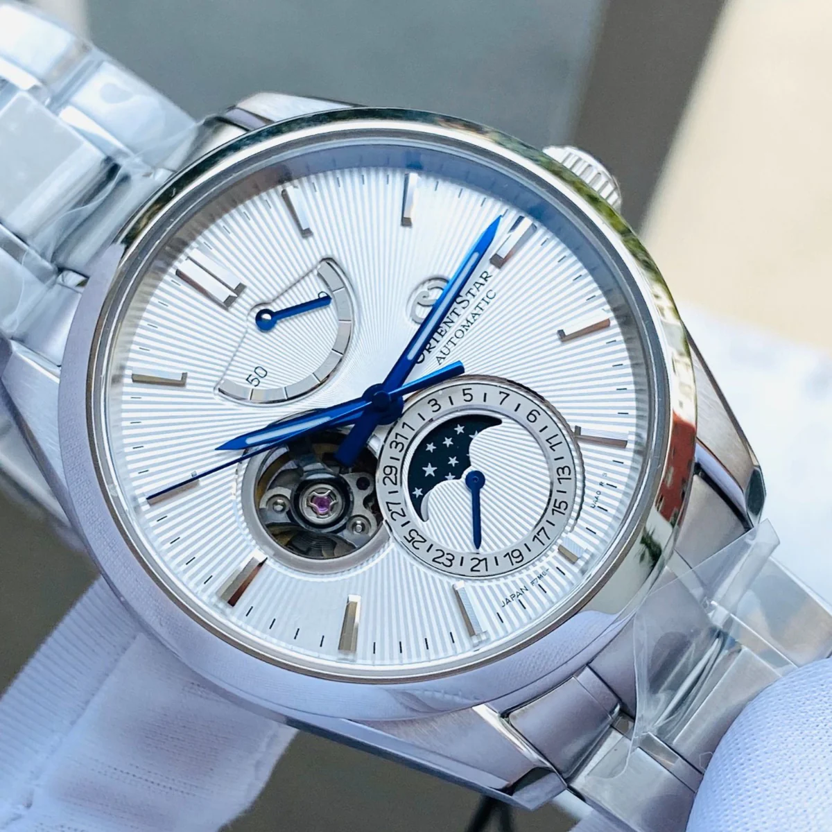 Orient Star Contemporary Silver Dial Stainless Steel Strap Men's Watch RE-AY0002S00B - Image 3