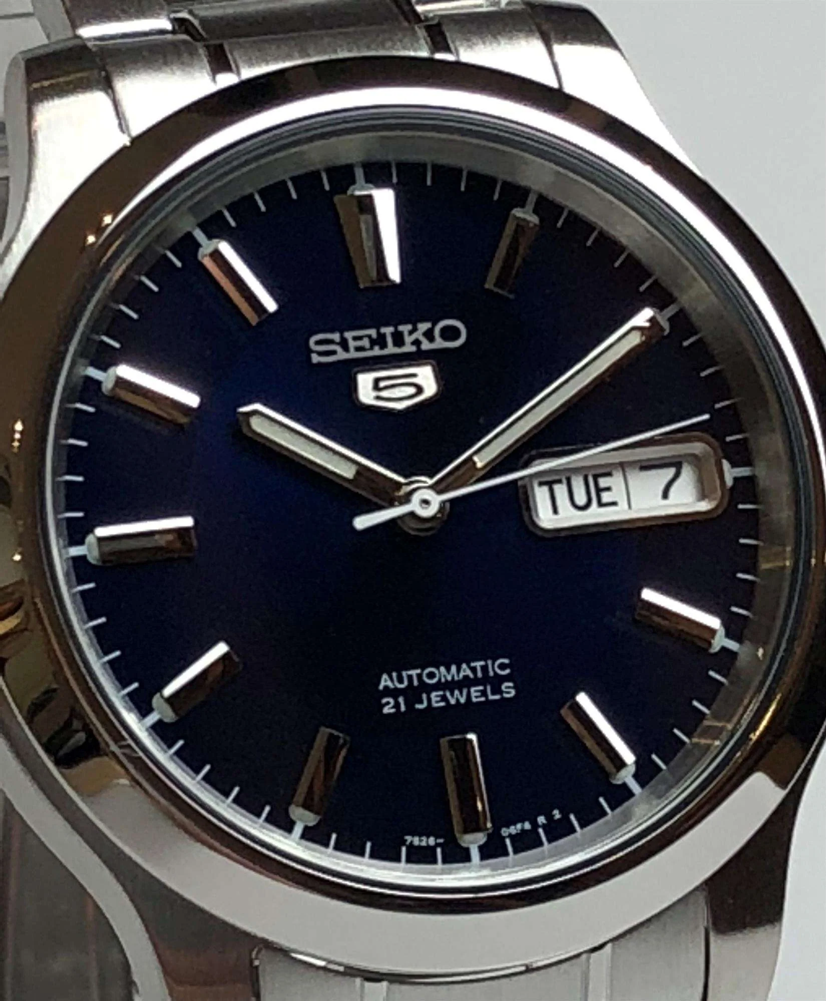 Seiko 5 Classic Automatic Blue Dial Steel Bracelet Men's Watch SNK793K1 - Image 3