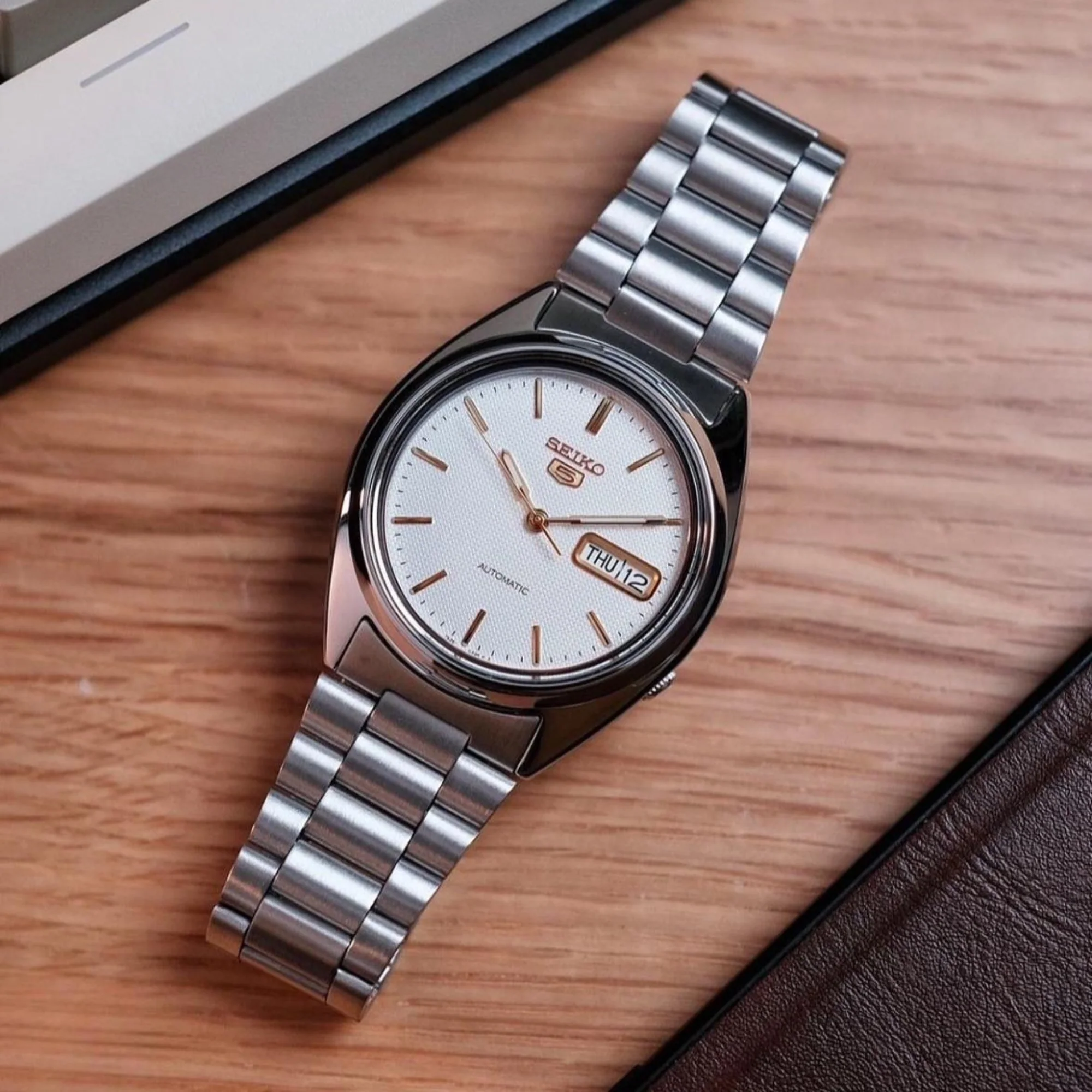 Seiko 5 Automatic White Dial Stainless Steel Bracelet Men's Watch SNXG47K1 - Image 3