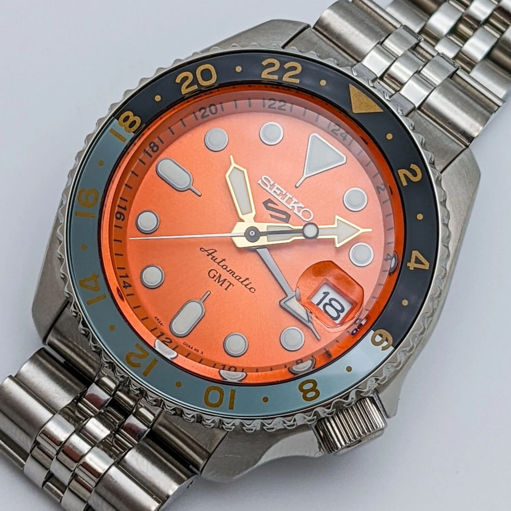Seiko 5 Sports GMT WatchNation Exclusive 'Mikan Orange Dial SKX Re-Interpretation Men's Watch SSK005K1 - Image 6