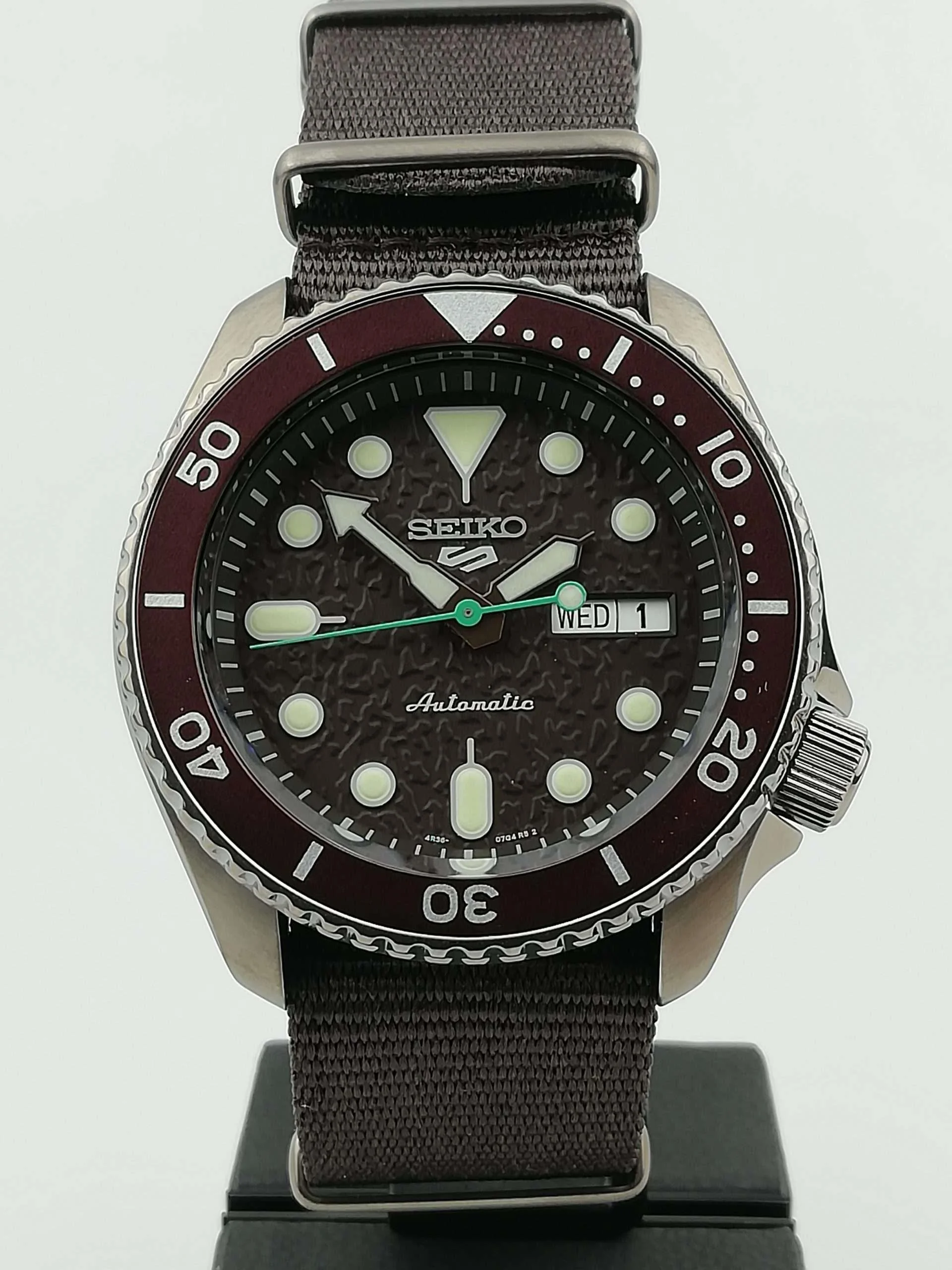 Seiko 5 Sports Stainless Steel Case Brown Canvas Strap Automatic Men's Watch SRPD85K1 - Image 9