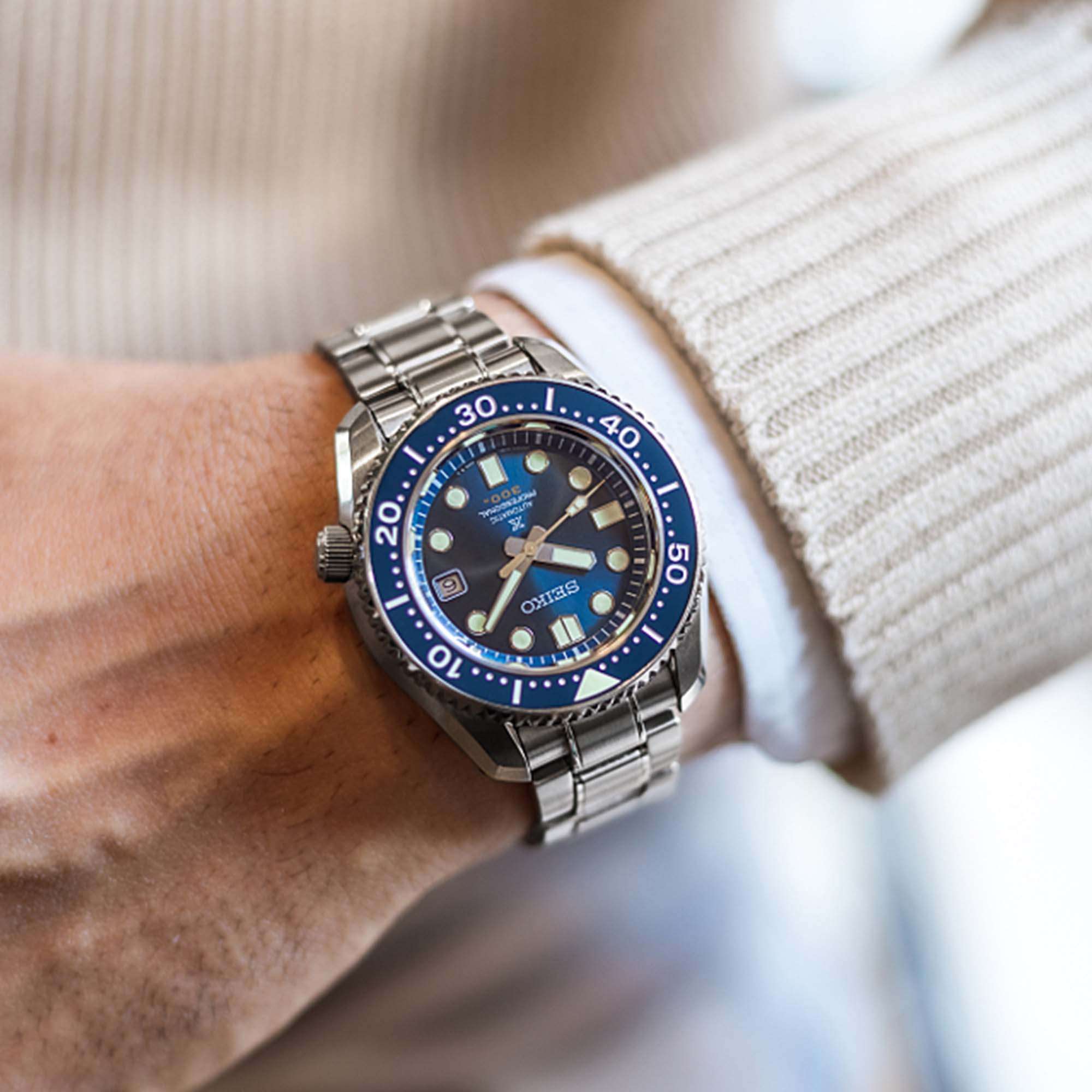 Seiko Prospex MarineMaster 'MM300' Diver's Automatic Blue Ocean Dial Silver Stainless Steel Men's Watch SLA023J1 - Image 4