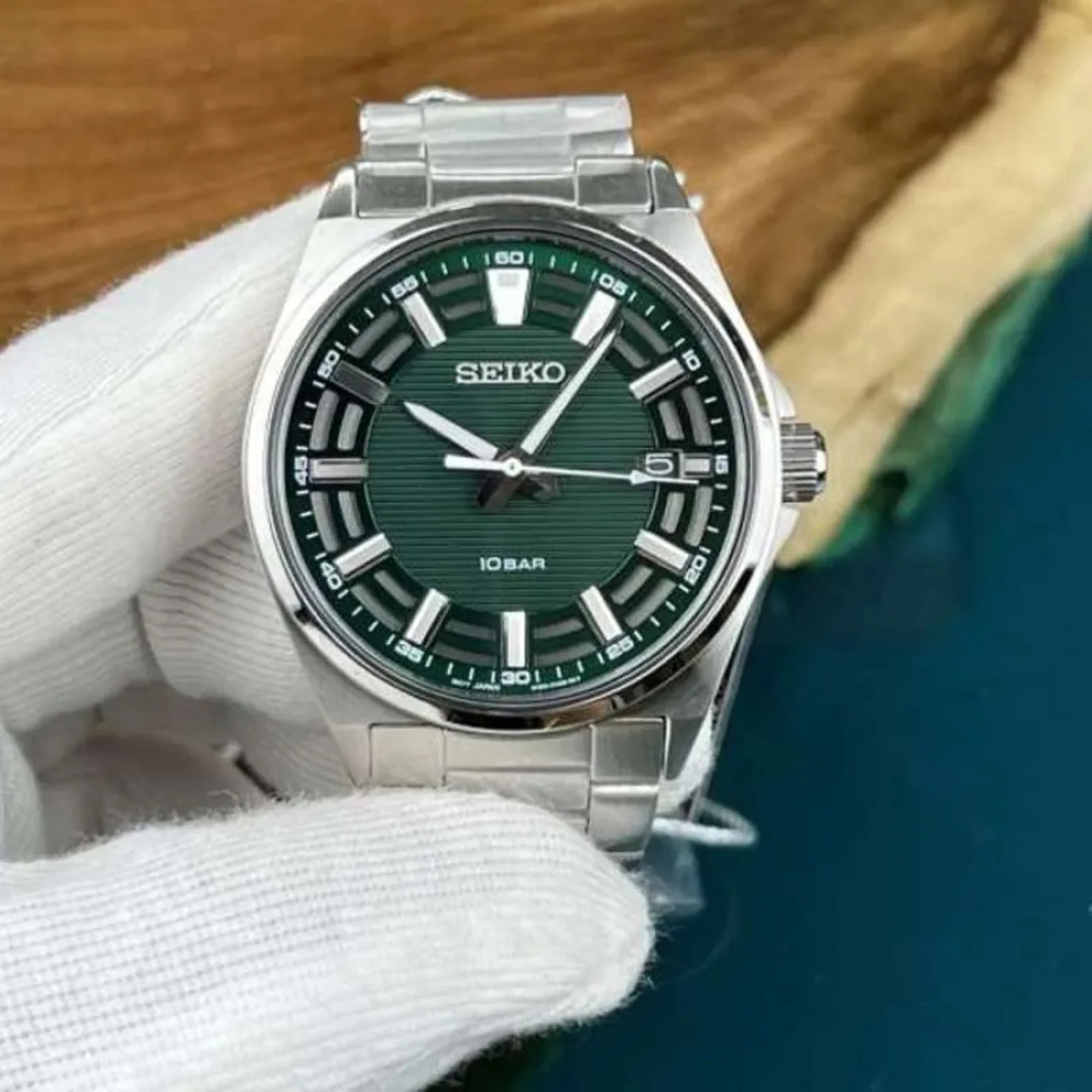 Seiko Conceptual Quartz Green Dial Steel Strap Men's Watch SUR503P1 - Image 3