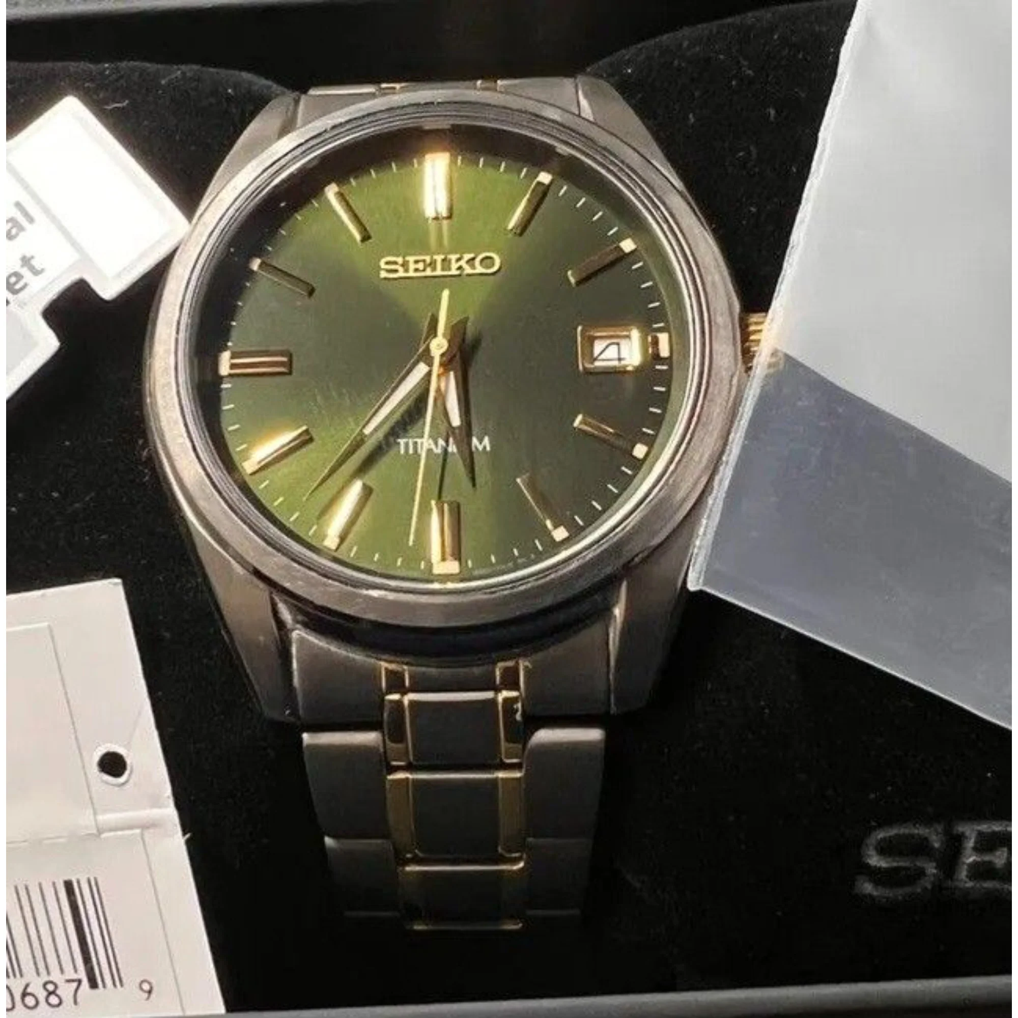 Seiko Conceptual Titanium Green Dial Two-Tone Titanium Strap Men's Watch SUR377P1 - Image 10