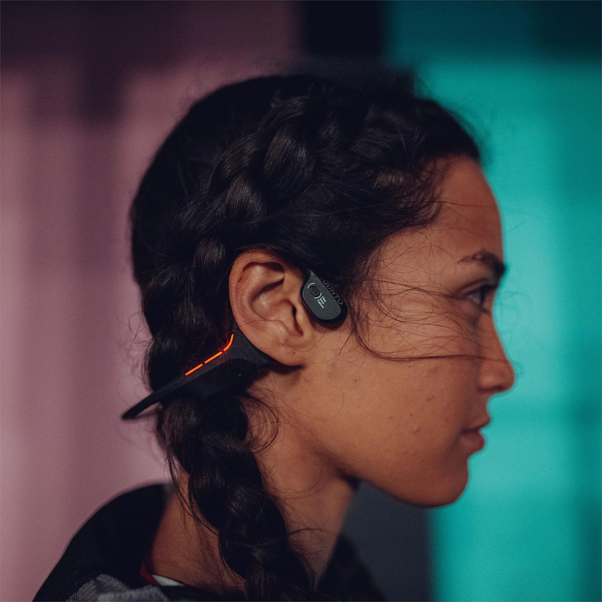 Suunto Wing Black Premium Sports Open-Ear Wireless Unisex Headphones SS050942000 - Image 2