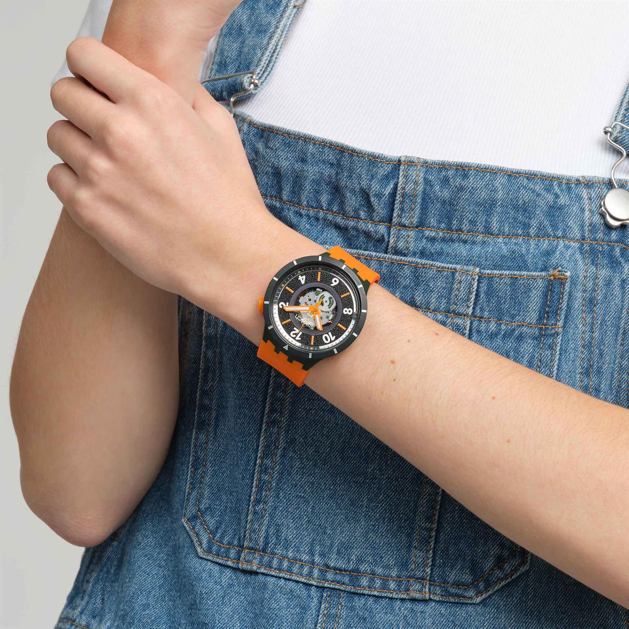 Swatch Big Bold Fall-Iage Black Dial Silicone Strap Unisex Watch SB03G107 - Image 4