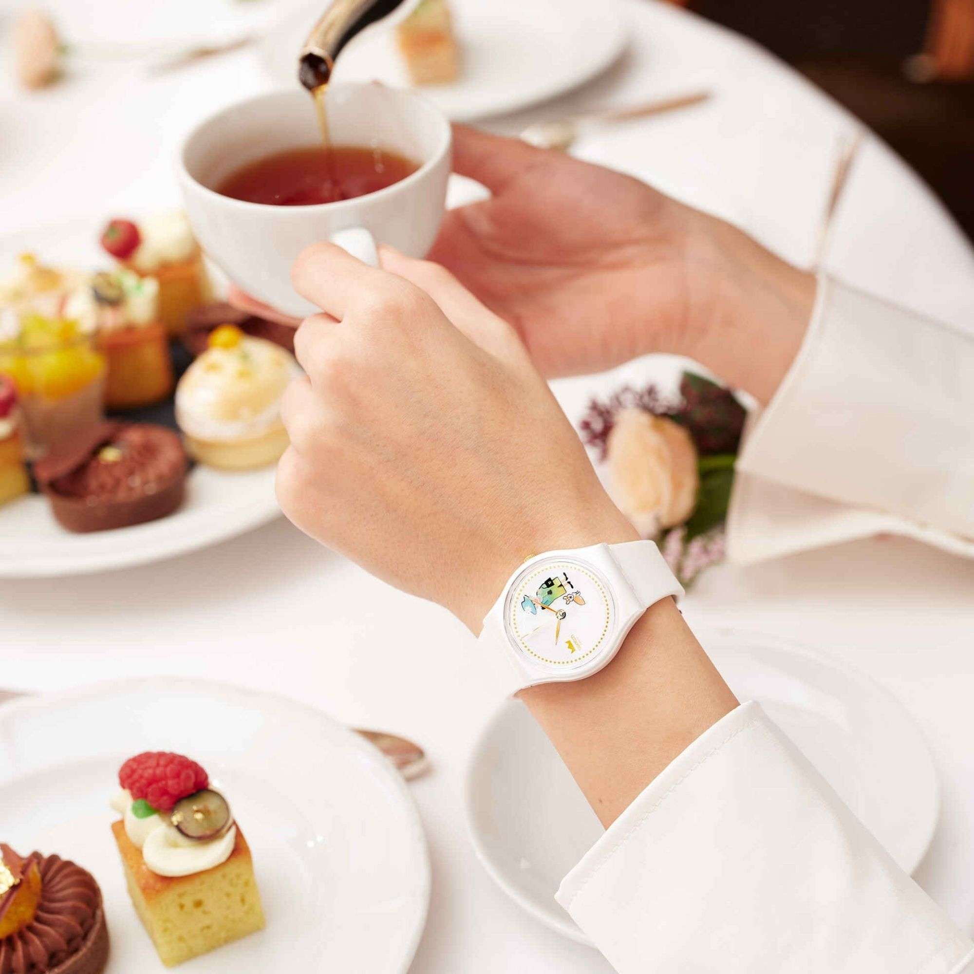 Swatch How Majestic Queen White Dial White Silicone Strap Unisex Watch GZ711 - Image 8