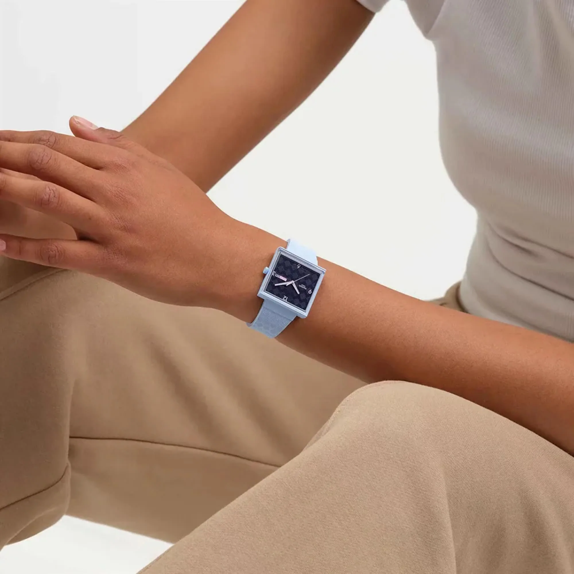 Swatch Originals Bright Angle Quartz Blue Dial Silicone Strap Unisex Watch SO34L701 - Image 2
