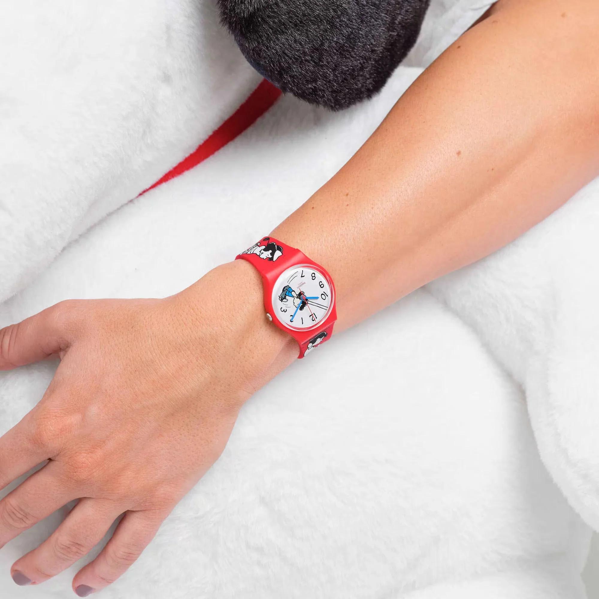 Swatch Peanuts Lucy Klunk! White Dial Red Silicone Strap Unisex Watch SO28Z106 - Image 3