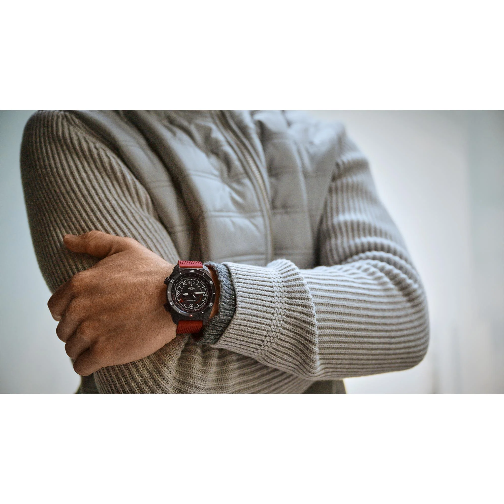 Victorinox Air Pro Automatic GMT Black Dial Rubber Strap Men's Watch 242006 - Image 14
