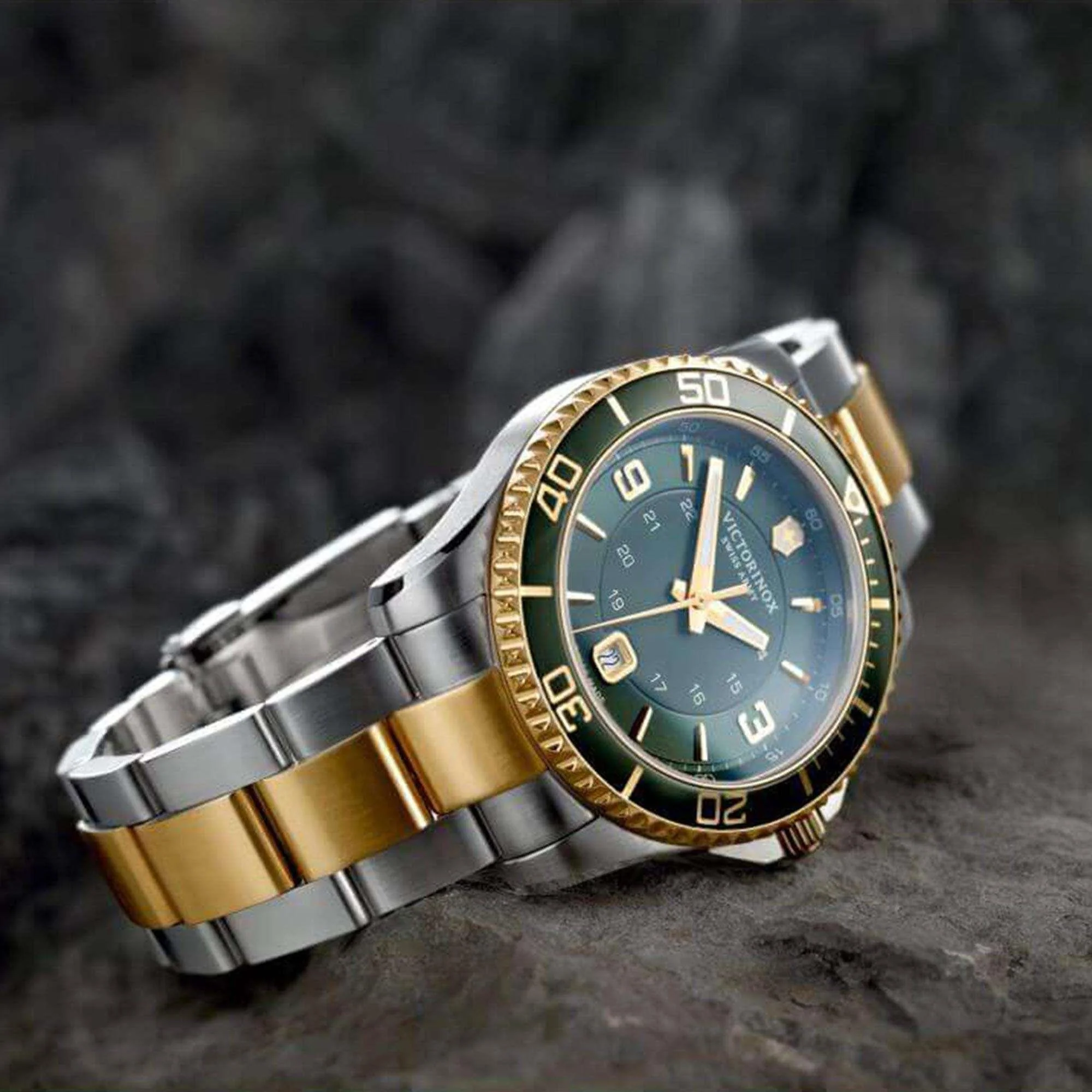 Victorinox Swiss Army Maverick Large Quartz Green Dial Silver Gold Stainless Steel Bracelet Men's Watch 241605 - Image 8